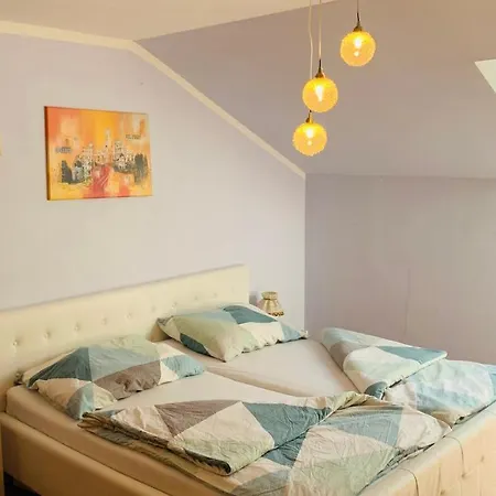 Bernhard Schmidt-gasse Apartment